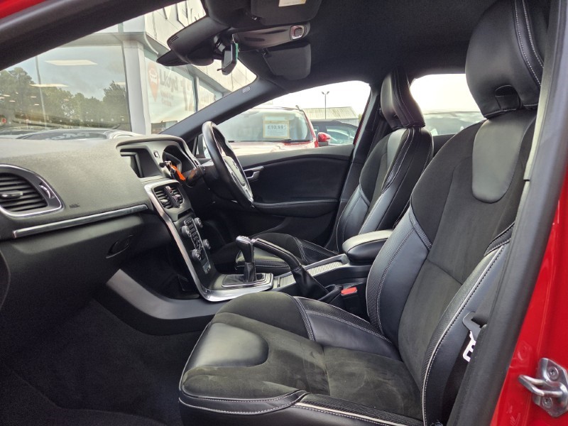 2018 (18) VOLVO V40 T2 [122] R DESIGN 5dr 5840300