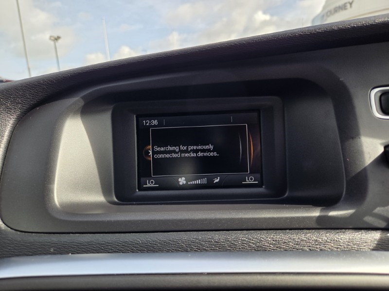 2018 (18) VOLVO V40 T2 [122] R DESIGN 5dr 5840311