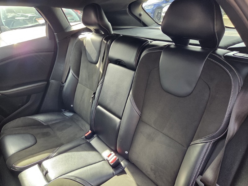 2018 (18) VOLVO V40 T2 [122] R DESIGN 5dr 5840298