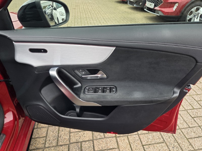 2021 (21) MERCEDES-BENZ A CLASS A200 Exclusive Edition 5dr Auto 5842622