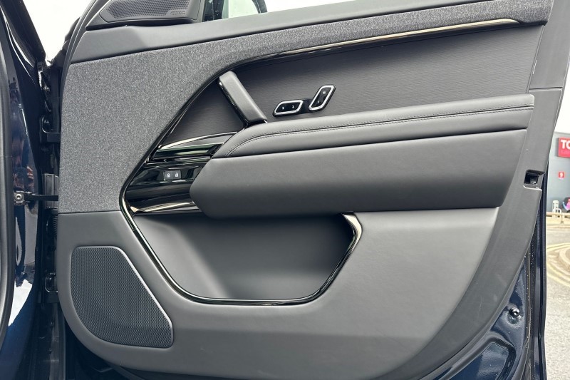 2024 (74) LAND ROVER RANGE ROVER SPORT 3.0 P550e Autobiography 5dr Auto 3474062