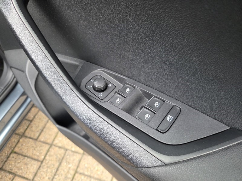 2019 (69) SKODA KAROQ 2.0 TDI SE L 4x4 5dr DSG 5840343