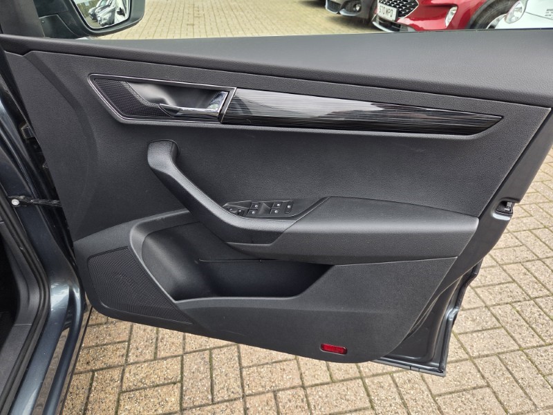 2019 (69) SKODA KAROQ 2.0 TDI SE L 4x4 5dr DSG 5840342