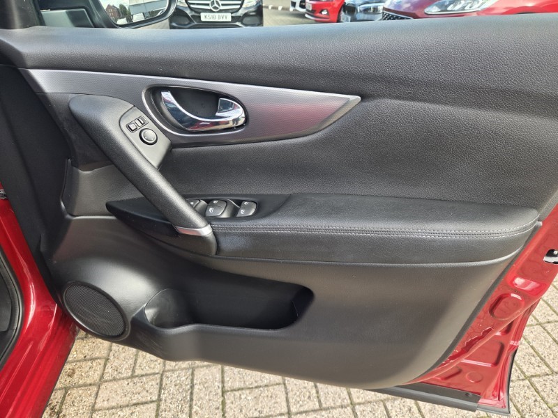 2020 (70) NISSAN QASHQAI 1.3 DiG-T N-Motion 5dr 5850753