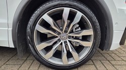 2016 (66) VOLKSWAGEN TIGUAN 2.0 TDi 190 4Motion R-Line 5dr DSG 5842545