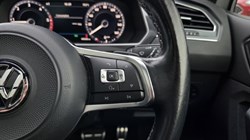 2016 (66) VOLKSWAGEN TIGUAN 2.0 TDi 190 4Motion R-Line 5dr DSG 5842578