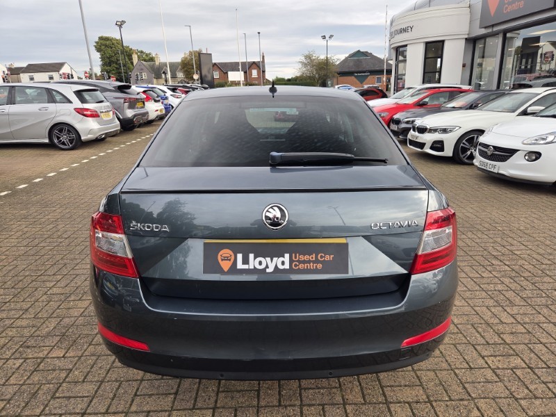 2017 (17) SKODA OCTAVIA 1.6 TDI 110 SE Sport 5dr 5860746