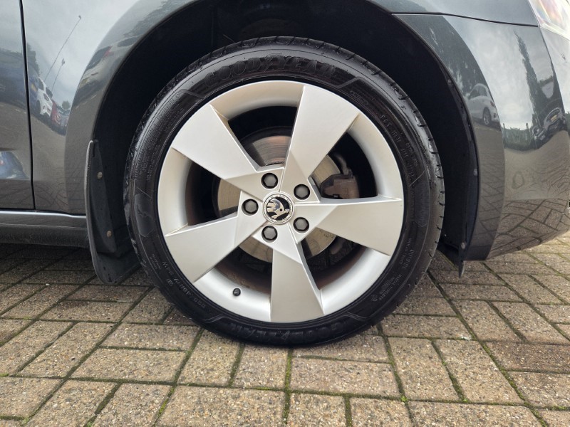 2017 (17) SKODA OCTAVIA 1.6 TDI 110 SE Sport 5dr 5860734