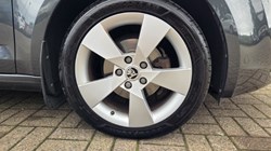 2017 (17) SKODA OCTAVIA 1.6 TDI 110 SE Sport 5dr 5860734