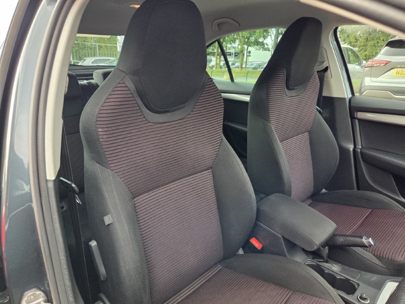 2017 (17) SKODA OCTAVIA 1.6 TDI 110 SE Sport 5dr 5860760