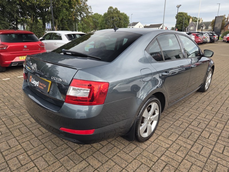 2017 (17) SKODA OCTAVIA 1.6 TDI 110 SE Sport 5dr 5860747