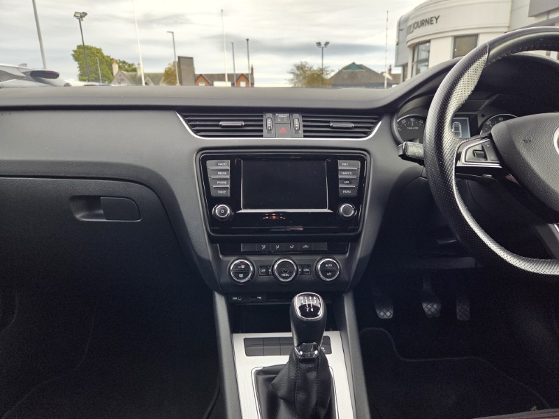2017 (17) SKODA OCTAVIA 1.6 TDI 110 SE Sport 5dr 5860755