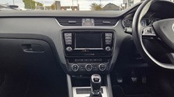 2017 (17) SKODA OCTAVIA 1.6 TDI 110 SE Sport 5dr 5860755