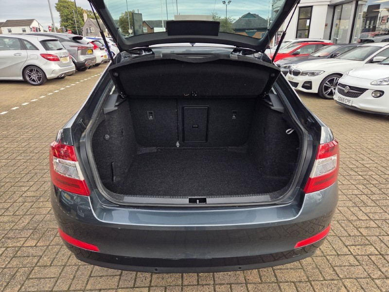 2017 (17) SKODA OCTAVIA 1.6 TDI 110 SE Sport 5dr 5860748