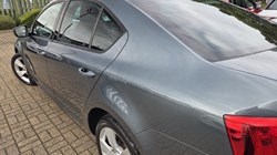 2017 (17) SKODA OCTAVIA 1.6 TDI 110 SE Sport 5dr 5860742