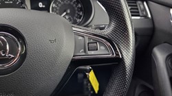 2017 (17) SKODA OCTAVIA 1.6 TDI 110 SE Sport 5dr 5860764