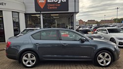2017 (17) SKODA OCTAVIA 1.6 TDI 110 SE Sport 5dr 5860733