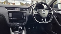 2017 (17) SKODA OCTAVIA 1.6 TDI 110 SE Sport 5dr 5860754