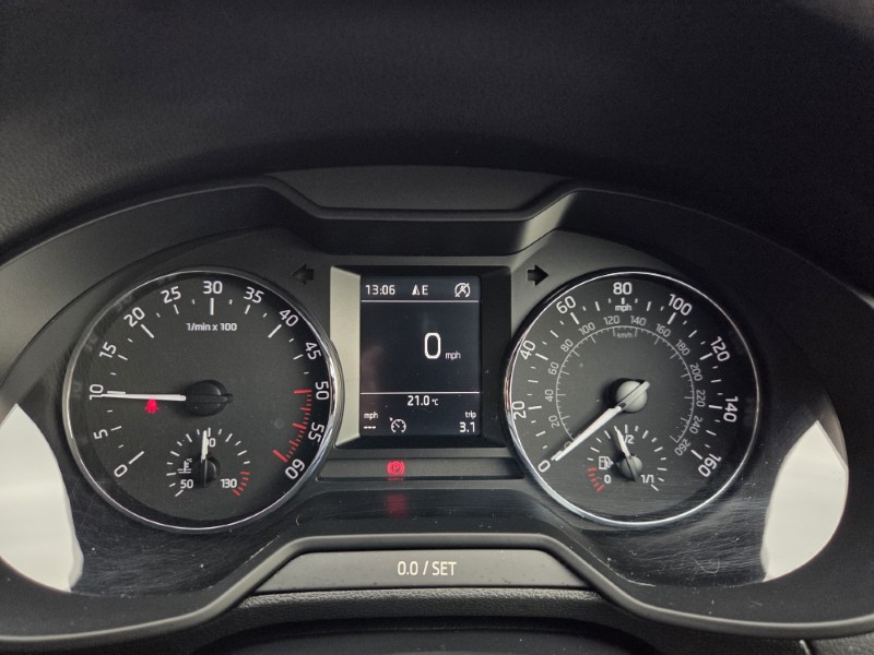 2017 (17) SKODA OCTAVIA 1.6 TDI 110 SE Sport 5dr 5860774