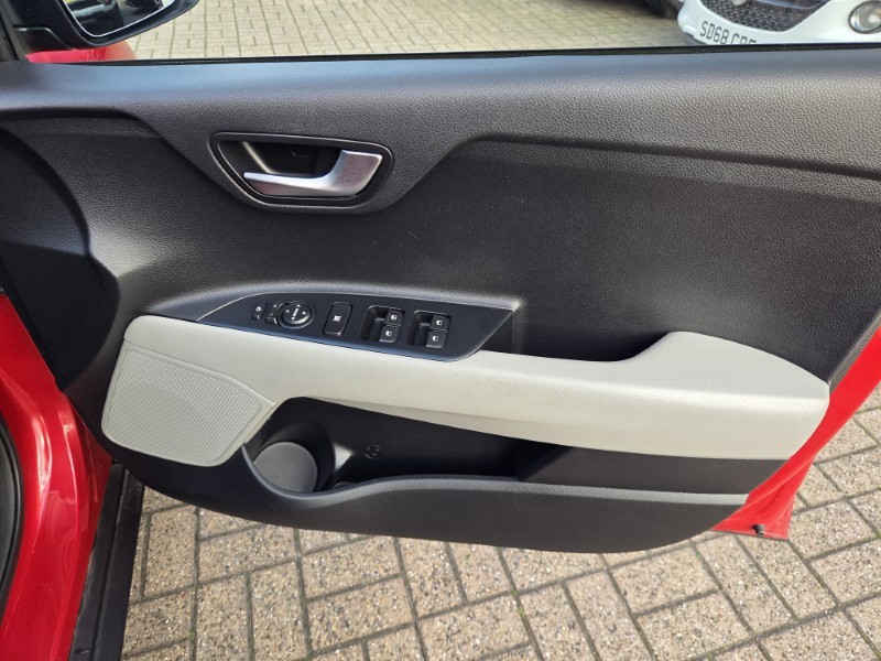 2018 (68) KIA STONIC 1.0T GDi 3 5dr 5850924