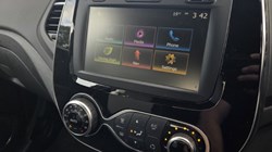 2019 (69) RENAULT CAPTUR 0.9 TCE 90 Iconic 5dr 5850887