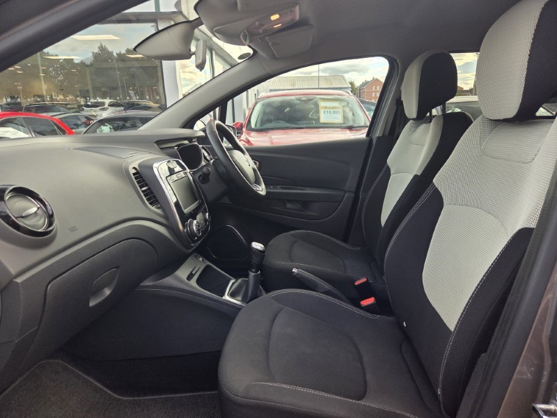 2019 (69) RENAULT CAPTUR 0.9 TCE 90 Iconic 5dr 5850876