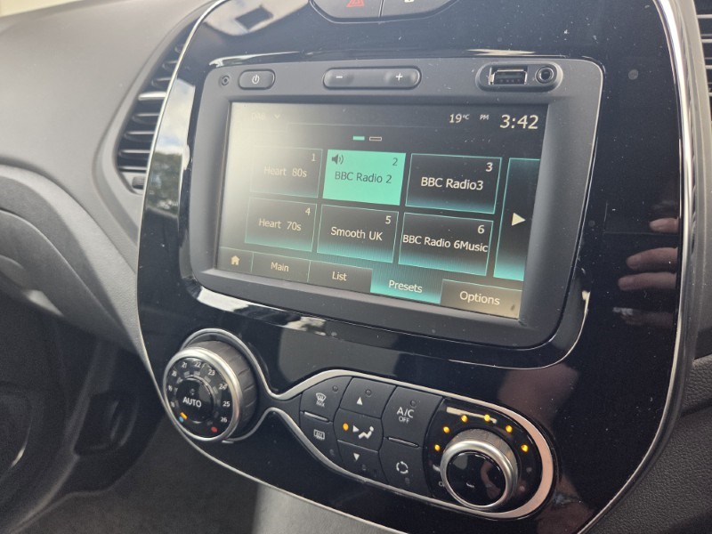 2019 (69) RENAULT CAPTUR 0.9 TCE 90 Iconic 5dr 5850888