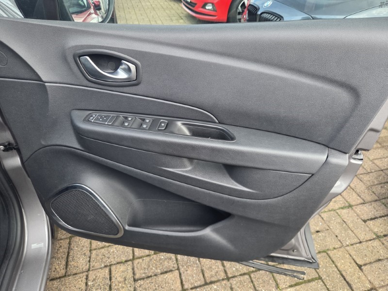 2019 (69) RENAULT CAPTUR 0.9 TCE 90 Iconic 5dr 5850879