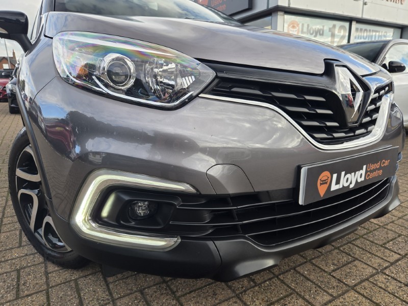 2019 (69) RENAULT CAPTUR 0.9 TCE 90 Iconic 5dr 5850858