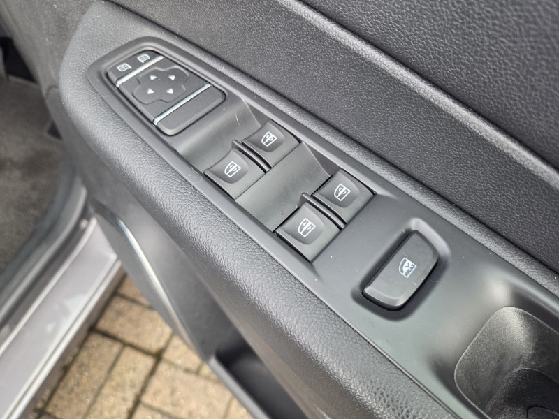 2019 (69) RENAULT CAPTUR 0.9 TCE 90 Iconic 5dr 5850880