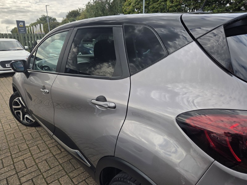 2019 (69) RENAULT CAPTUR 0.9 TCE 90 Iconic 5dr 5850860