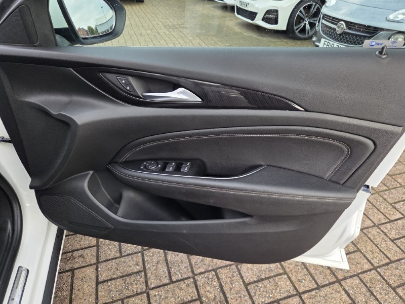 2017 (67) VAUXHALL INSIGNIA 2.0 Turbo D SRi Nav 5dr 5895630