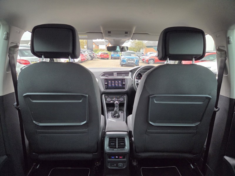 2018 (68) VOLKSWAGEN TIGUAN 2.0 TDi 150 SE 5dr 5867600