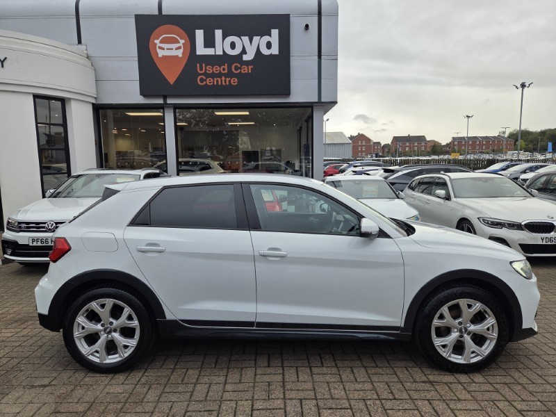 2020 (20) AUDI A1 30 TFSI Citycarver 5dr S Tronic 5895644
