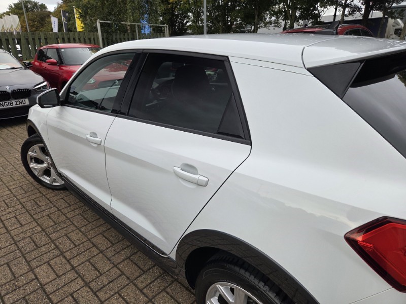 2020 (20) AUDI A1 30 TFSI Citycarver 5dr S Tronic 5895653