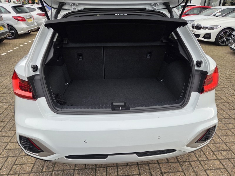 2020 (20) AUDI A1 30 TFSI Citycarver 5dr S Tronic 5895659