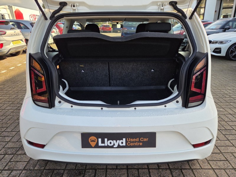 2017 (17) VOLKSWAGEN UP 1.0 Move Up 3dr 5887410