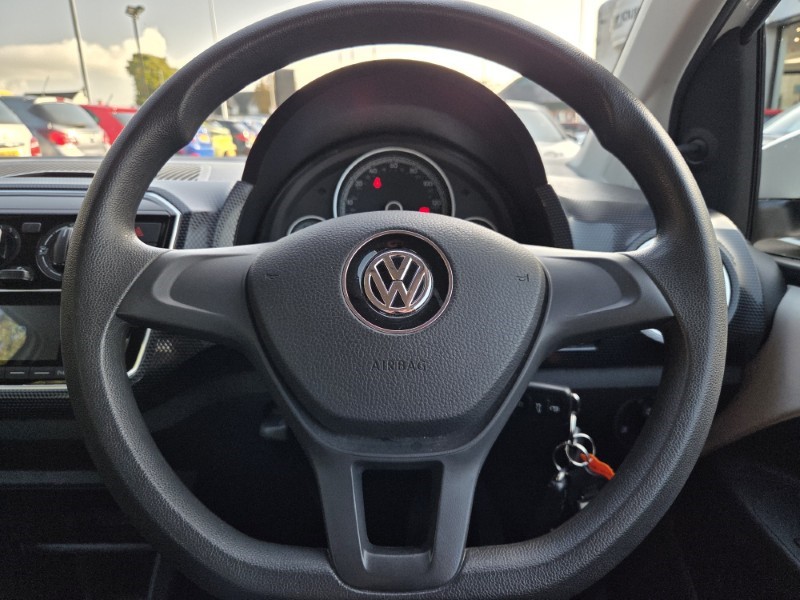 2017 (17) VOLKSWAGEN UP 1.0 Move Up 3dr 5887425