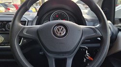 2017 (17) VOLKSWAGEN UP 1.0 Move Up 3dr 5887425