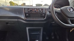 2017 (17) VOLKSWAGEN UP 1.0 Move Up 3dr 5887419