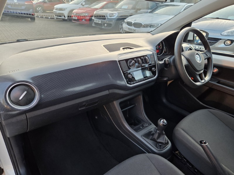 2017 (17) VOLKSWAGEN UP 1.0 Move Up 3dr 5887413