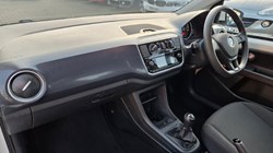 2017 (17) VOLKSWAGEN UP 1.0 Move Up 3dr 5887413