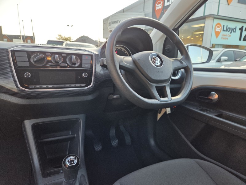 2017 (17) VOLKSWAGEN UP 1.0 Move Up 3dr 5887418