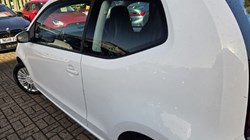 2017 (17) VOLKSWAGEN UP 1.0 Move Up 3dr 5887404