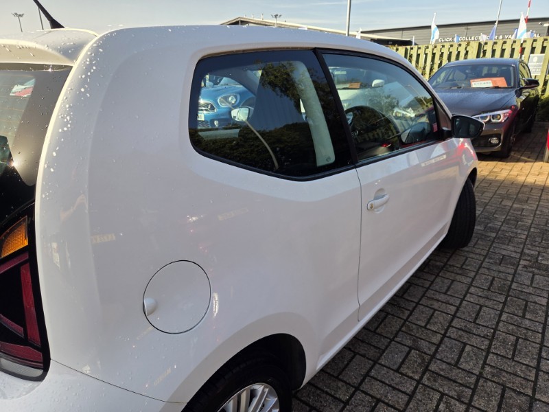 2017 (17) VOLKSWAGEN UP 1.0 Move Up 3dr 5887405
