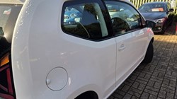 2017 (17) VOLKSWAGEN UP 1.0 Move Up 3dr 5887405