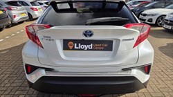 2017 (67) TOYOTA C-HR 1.8 Hybrid Excel 5dr CVT 5887617