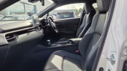 2017 (67) TOYOTA C-HR 1.8 Hybrid Excel 5dr CVT 5887629