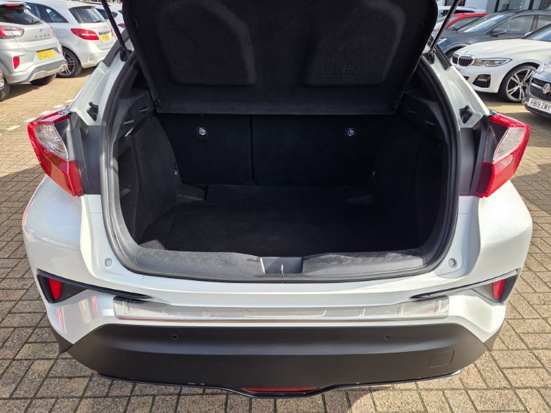 2017 (67) TOYOTA C-HR 1.8 Hybrid Excel 5dr CVT 5887619