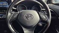 2017 (67) TOYOTA C-HR 1.8 Hybrid Excel 5dr CVT 5887637